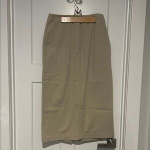 Talbots Women's Pencil Skirt in Tan 30” waistband 33” top of waistband to hem